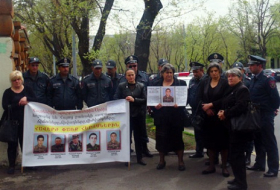 Mothers of dead Armenian soldiers hold another protest